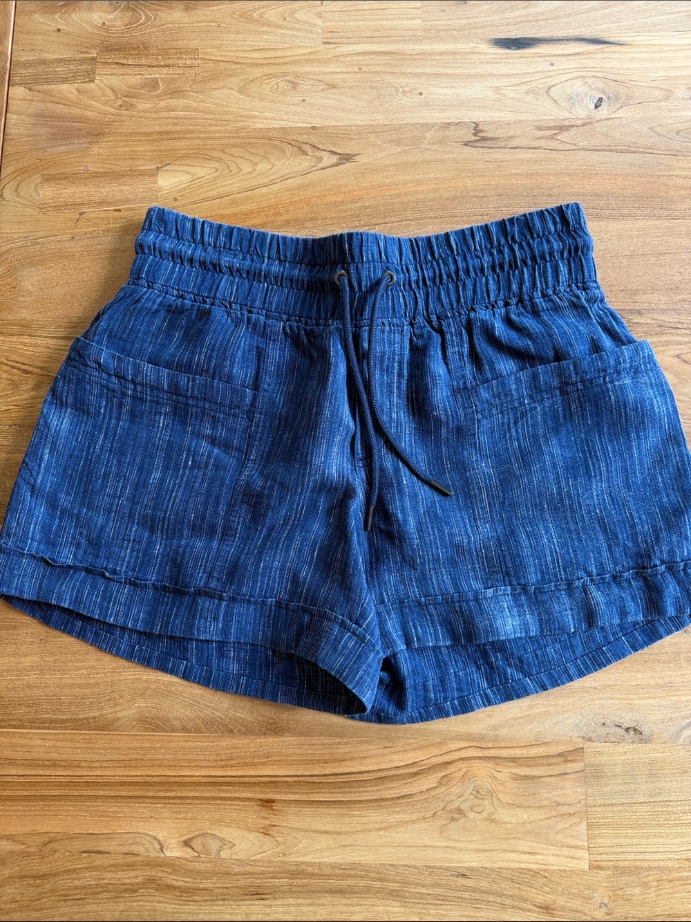 Athleta Retreat Linen Indigo Blue High-Waist Drawstring Shorts Size 6
